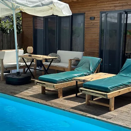 بيت للعطل Wooden Stage Homes *