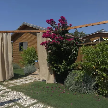 Wooden Stage Homes فتحية